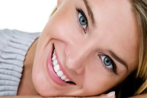 en solo etre souriant la manière facile