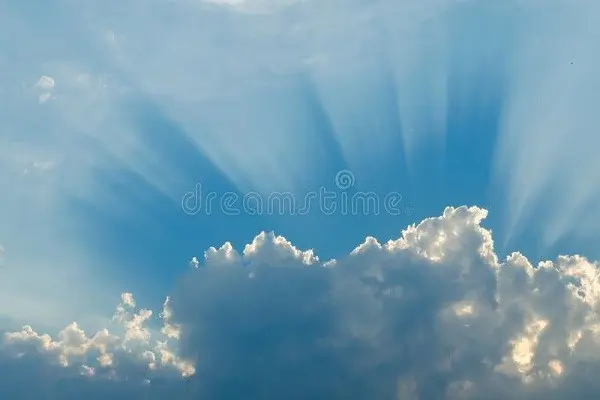 je la lumière de la reconnaissance vue dans le ciel